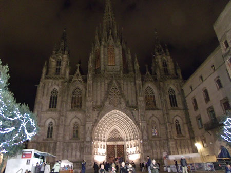 St. Llucia Market, by the Cathedral
