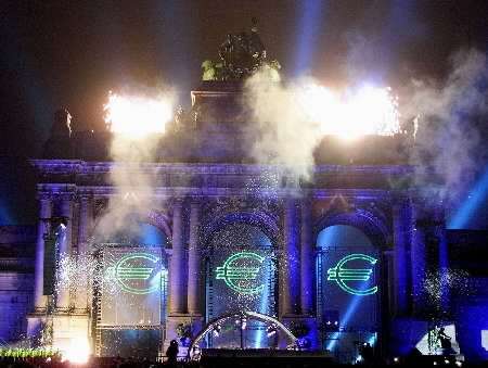 Brussels Arc d' Triumph: Euro celebration