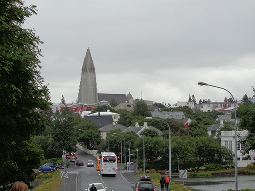 Walking to Hallgrímskirkja