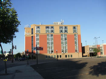 Holiday Inn Rivercentre
