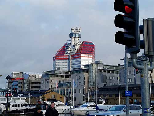 Around the Opera House, with views of the river, Lipstick building, and the Hotel-ship Viking