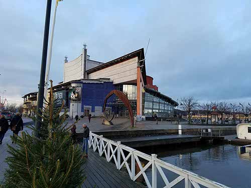 Around the Opera House, with views of the river, Lipstick building, and the Hotel-ship Viking