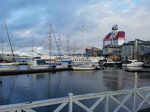 Around the Opera House, with views of the river, Lipstick building, and the Hotel-ship Viking