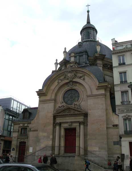 walking to Bastille