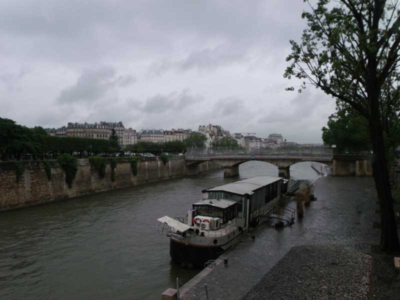 Looking toward Hôtel de Ville 