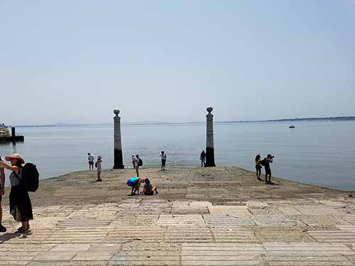 Comércio Plaza/Cais das Colunas
