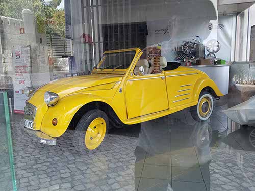 Fun old car in Lisbon