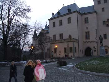 Susann and Diane, Italian Court, Kutna Hora