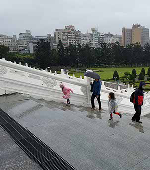 Liberty Square... this included the National Theater, National Concert Hall, Freedom Park, and Chang Kai-shek memorial. We saw the changing of the guard, and wandered the gardens, by the lily ponds, waterfall, bridges, and koi.