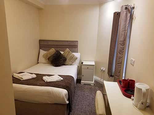 Pearl Hotel, Room 31