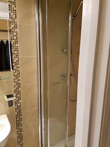 Pearl Hotel, Room 31